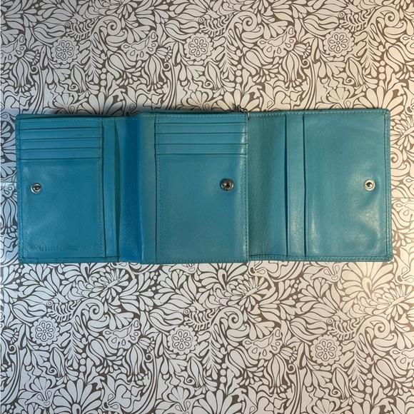 le saunda blue leather cute and romantic trifold wallet - Picture 8 of 16